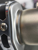 اگزوز اسپرت برند AKRAPOVIC مدل Style Hexagon Black Slip-On Exhaust صدای بم و اسپرت